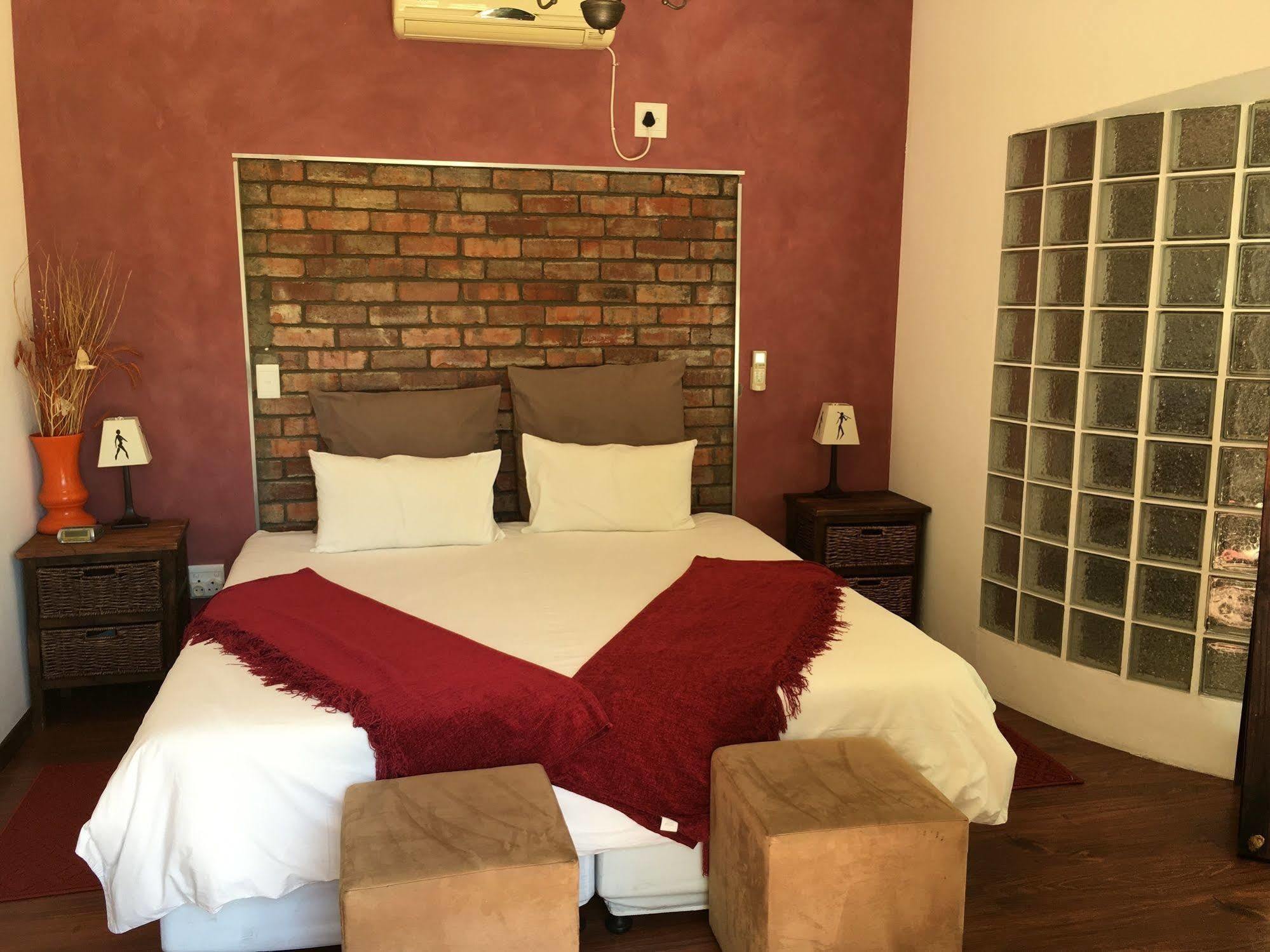 Ons Stee Bed And Breakfast 웰링턴 외부 사진